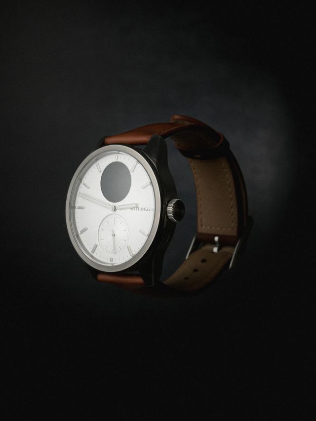 Mise en lumière de la montre française @withingsfrance  ScanWatch 2 !

Une montre que j'utilise au quotidien : détection d'activité, ECG, analyse du sommeil ... Elle sait tout faire ! 

📸 Vous souhaitez donner une nouvelle dimension à vos produits ? Confiez-nous la réalisation de vos photos !

Et sinon, quelle est votre photo préférée ? Dites le nous en commentaire ☺️

#photographieproduit #packshot #productphotography #productphotographer #creativephotography #luxe #montre #withings #withingscommunity #bracelet #hightech #shootingphoto #bordeauxmaville #bordeaux